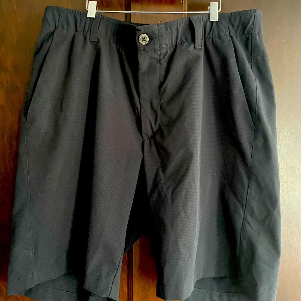 Men’s Under Armour dress shorts